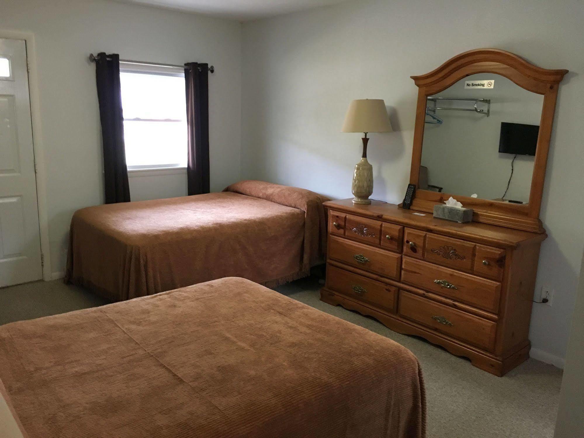 Mcgregor Inn Motel Wilton Εξωτερικό φωτογραφία